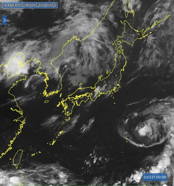 2025年7月3日の日本周辺の衛星画像（21時）