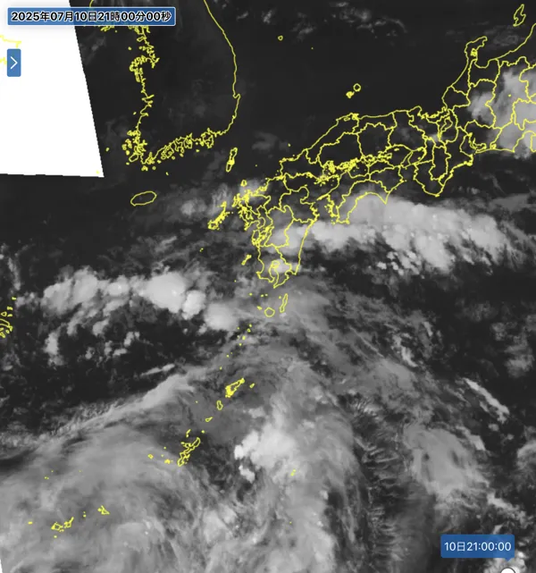 2025年7月10日21時の日本周辺の衛星赤外画像