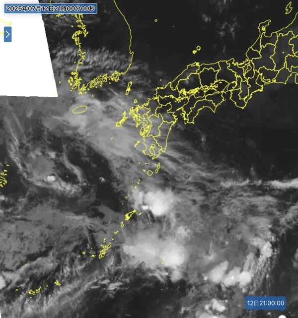 2025年7月12日21時の日本周辺の衛星赤外画像