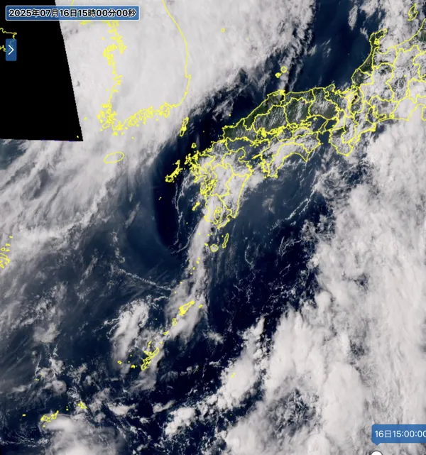 2025年7月16日15時の日本周辺の衛星可視画像