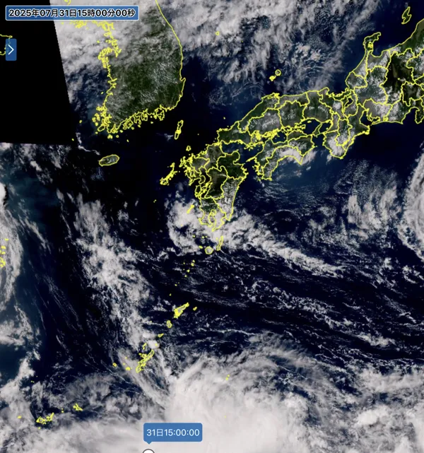 2025年7月31日15時の日本周辺の衛星可視画像