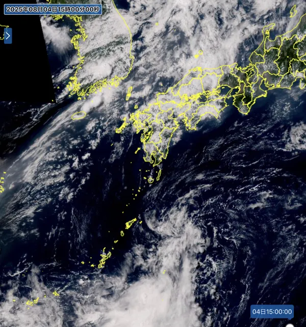 2025年8月4日15時の日本周辺の衛星可視画像