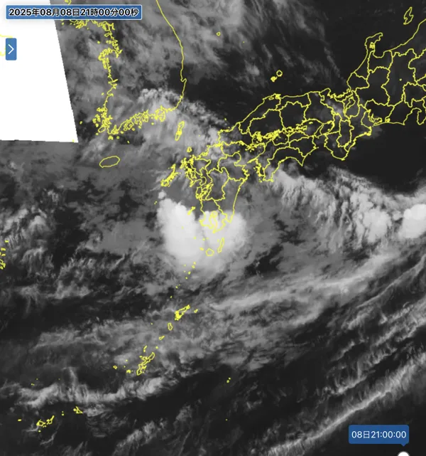 2025年8月8日21時の日本周辺の衛星赤外画像