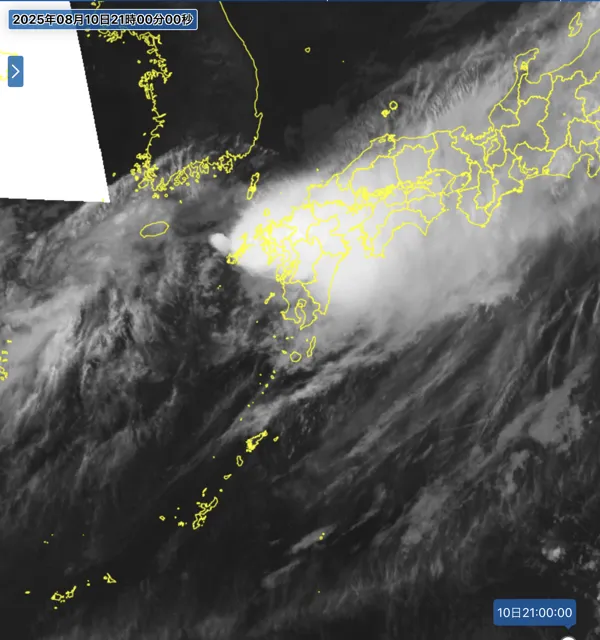 2025年8月10日21時の日本周辺の衛星赤外画像