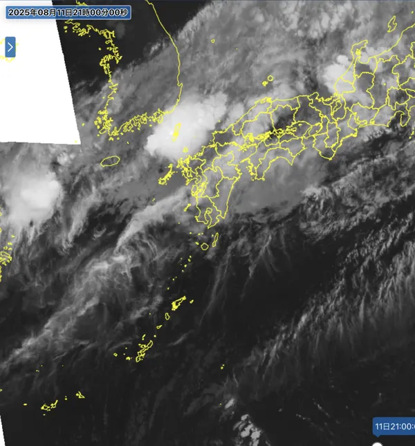 2025年8月11日21時の日本周辺の衛星赤外画像