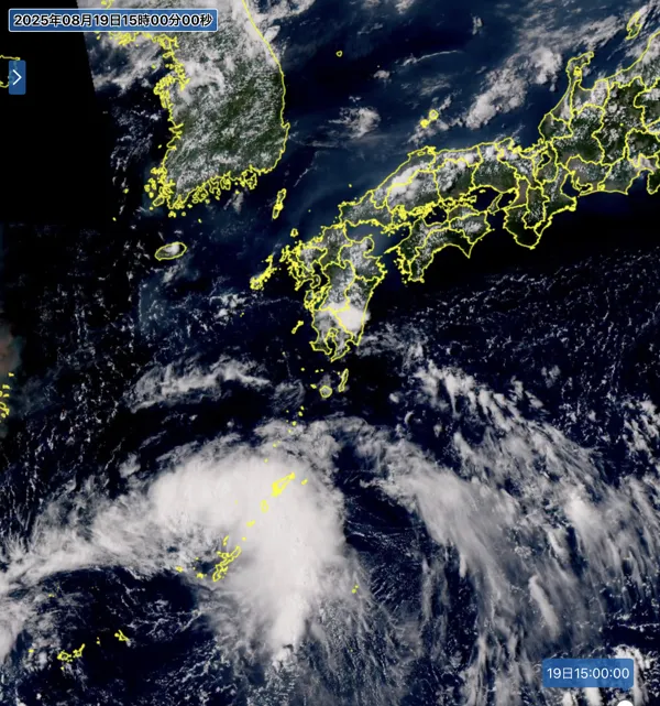 2025年8月19日15時の日本周辺の衛星可視画像