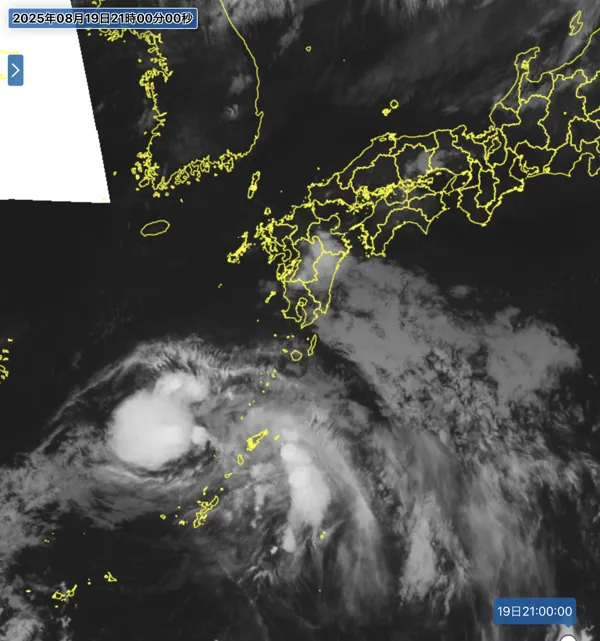 2025年8月19日21時の日本周辺の衛星赤外画像