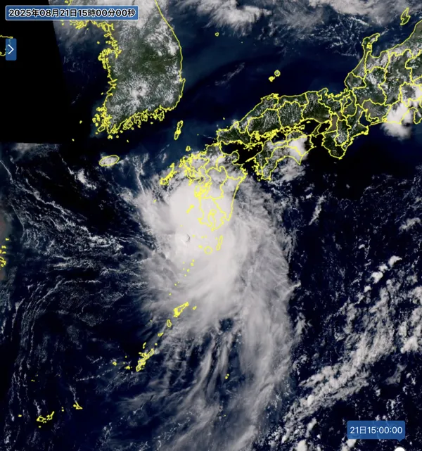 2025年8月21日15時の日本周辺の衛星可視画像