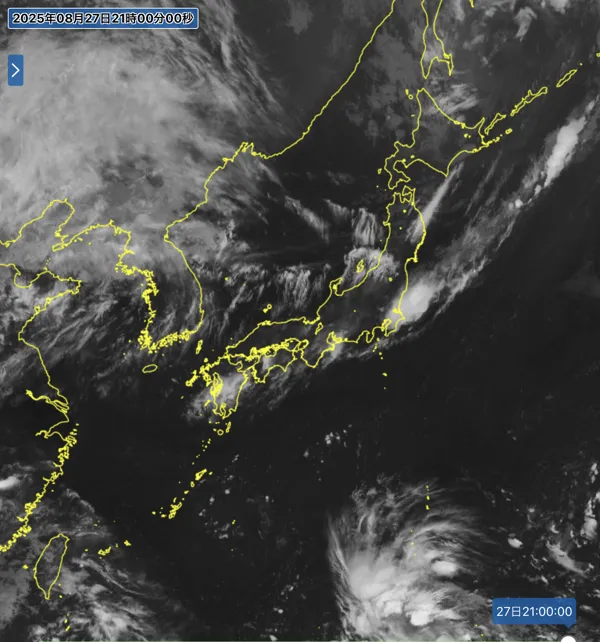 2025年8月27日の日本周辺の衛星画像（21時）