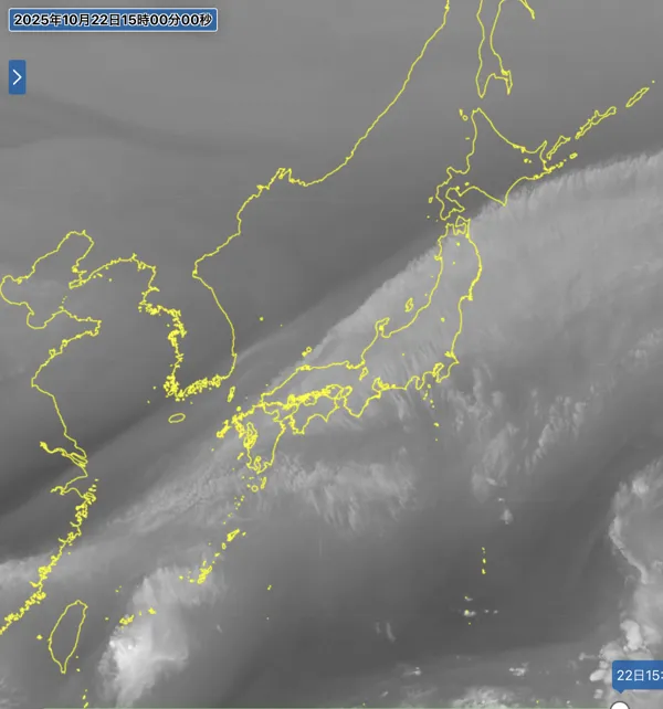 2025年10月22日15時の日本周辺の衛星水蒸気画像