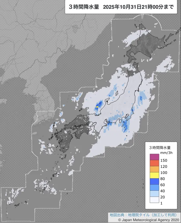 2025年10月31日18〜21時の日本周辺の3時間解析降水量