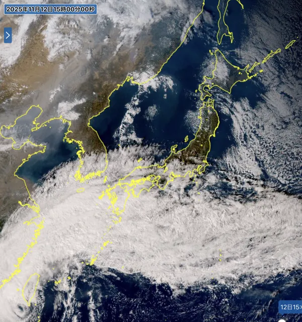 2025年11月12日15時の日本周辺の衛星可視画像