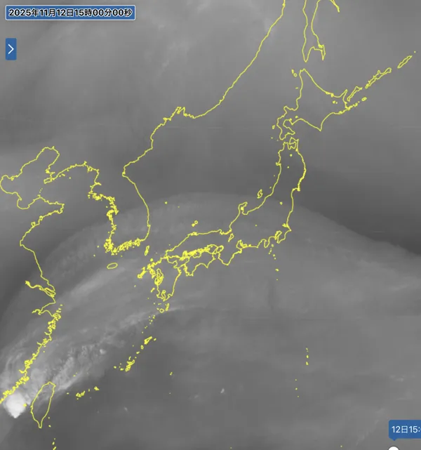 2025年11月12日15時の日本周辺の衛星水蒸気画像