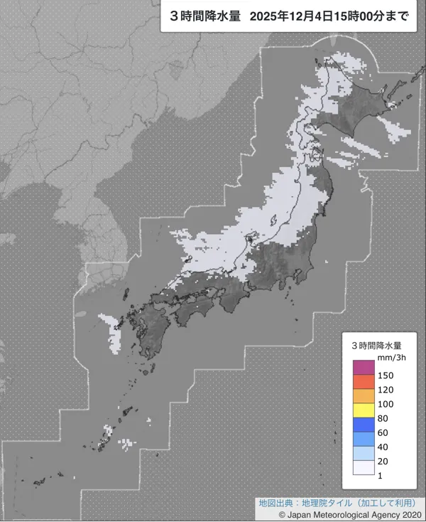 2025年12月4日12〜15時の日本周辺の3時間解析降水量