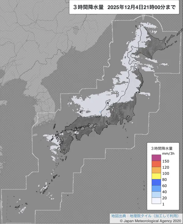 2025年12月4日18〜21時の日本周辺の3時間解析降水量