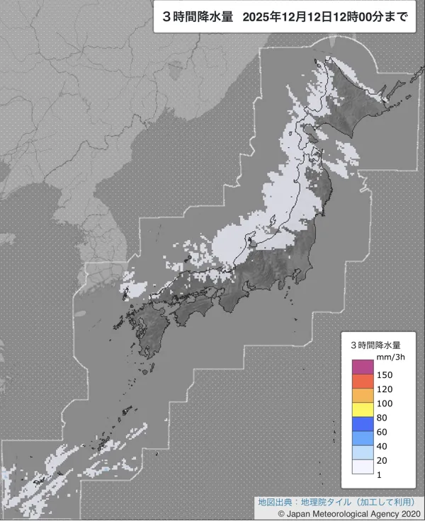 2025年12月12日9〜12時の日本周辺の3時間解析降水量