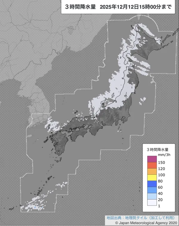 2025年12月12日12〜15時の日本周辺の3時間解析降水量