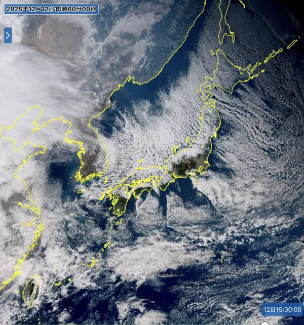 2025年12月12日15時の日本周辺の衛星可視画像