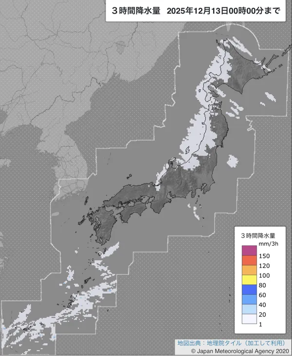 2025年12月12日21〜24時の日本周辺の3時間解析降水量