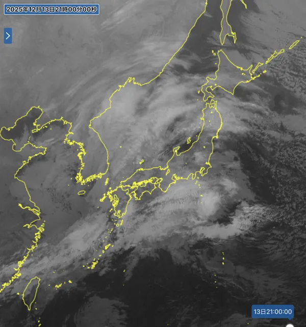2025年12月13日21時の日本周辺の衛星赤外画像