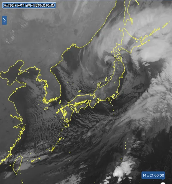 2025年12月14日21時の日本周辺の衛星赤外画像