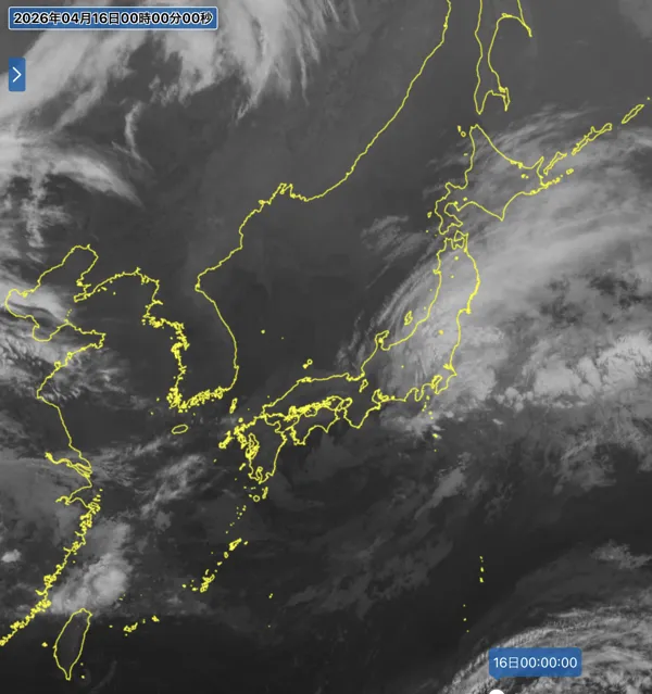 2026年4月15日24時の日本周辺の衛星赤外画像