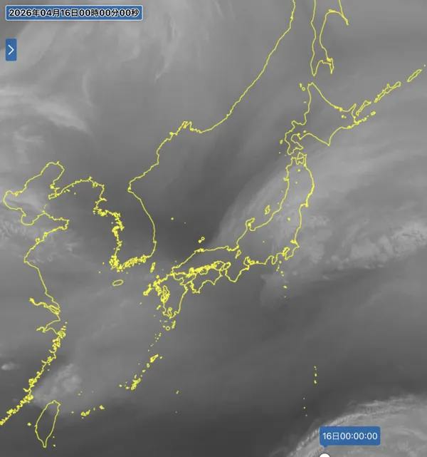 2026年4月15日24時の日本周辺の衛星水蒸気画像