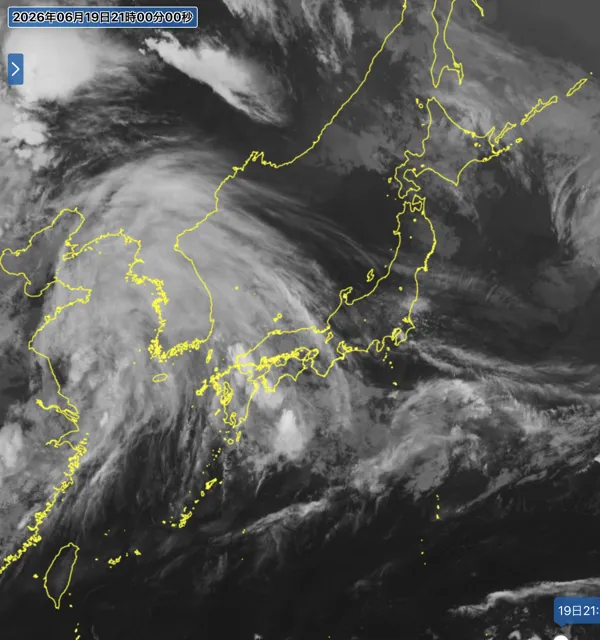 2026年6月19日21時の日本周辺の衛星赤外画像