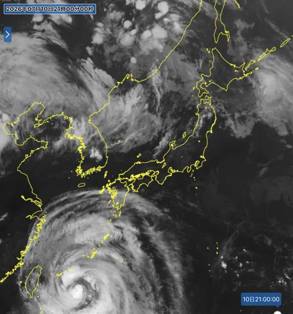2026年7月10日21時の日本周辺の衛星赤外画像