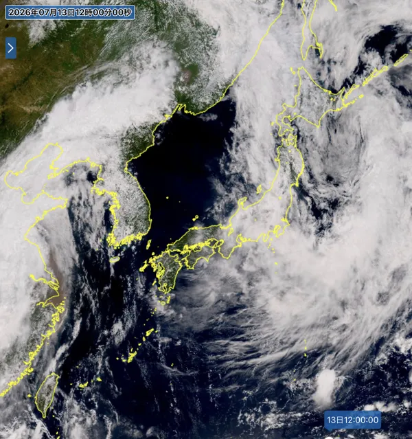 2026年7月13日12時の日本周辺の衛星可視画像