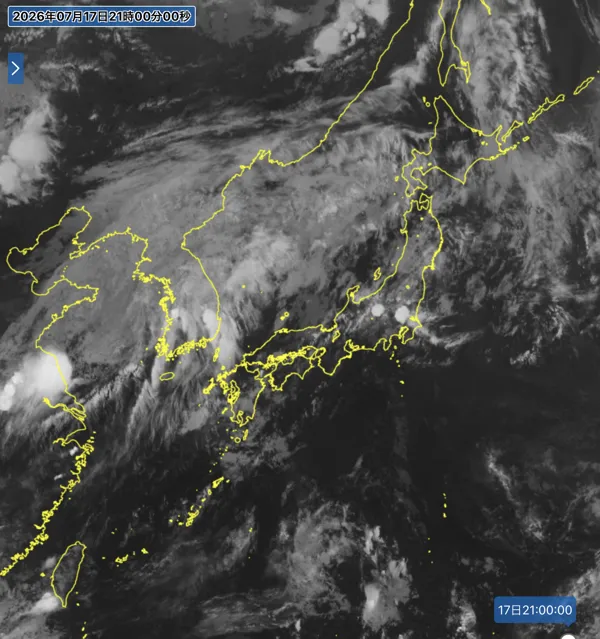 2026年7月17日21時の日本周辺の衛星赤外画像