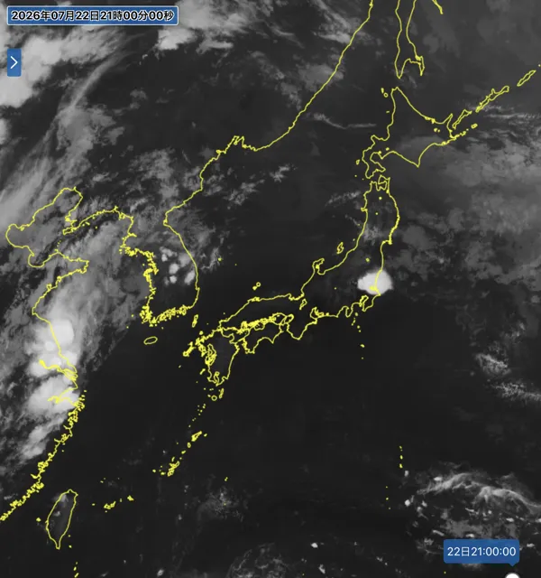 2026年7月22日21時の日本周辺の衛星赤外画像