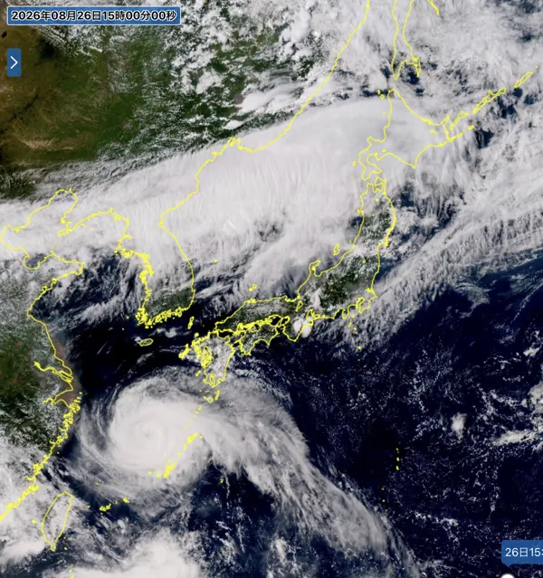 2026年8月26日15時の日本周辺の衛星可視画像