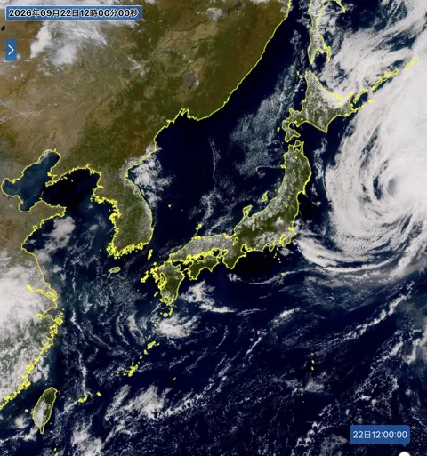 2026年9月22日12時の日本周辺の衛星可視画像