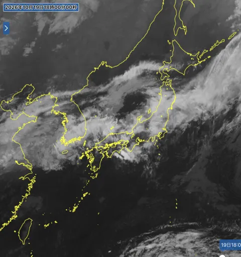 2026年10月19日18時の日本周辺の衛星赤外画像