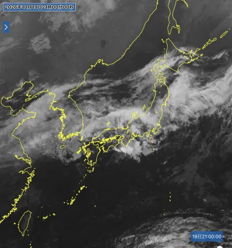 2026年10月19日21時の日本周辺の衛星赤外画像