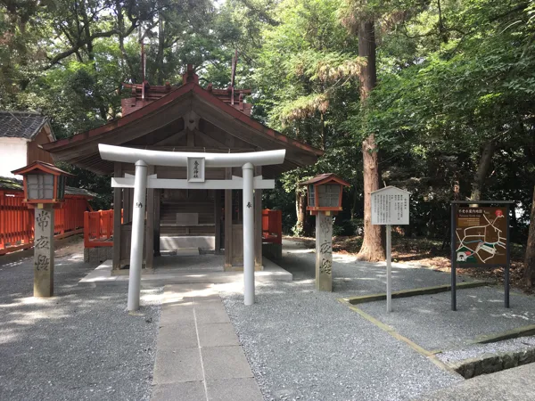本殿右手の神社の写真