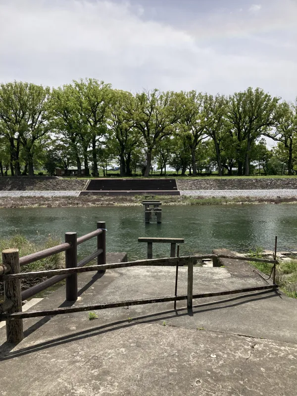船小屋鉱泉場裏手の川の写真